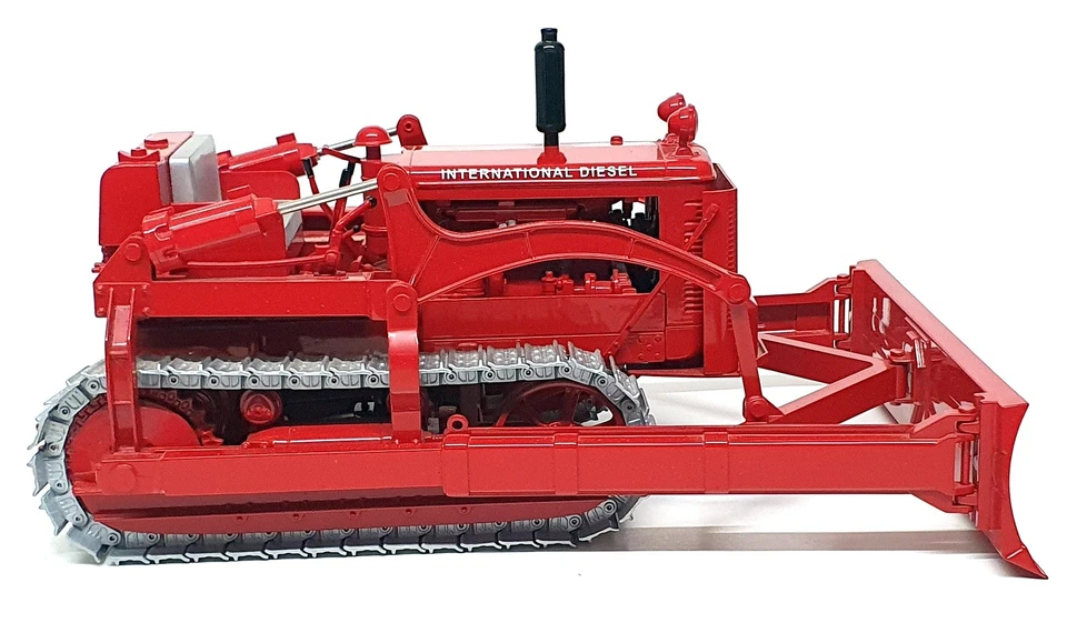 Speccast 1/16 Scale ZJD156 International Harvester TD-14 Crawler w/ Blade - Red - Image 3 of 4