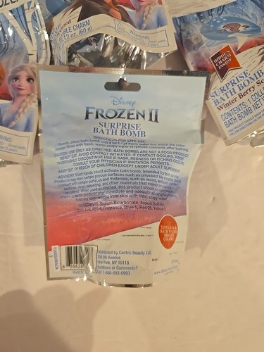 Disney Frozen 2 Surprise Bath Bomb Winter Berry Scented 4pk - Picture 3 of 3