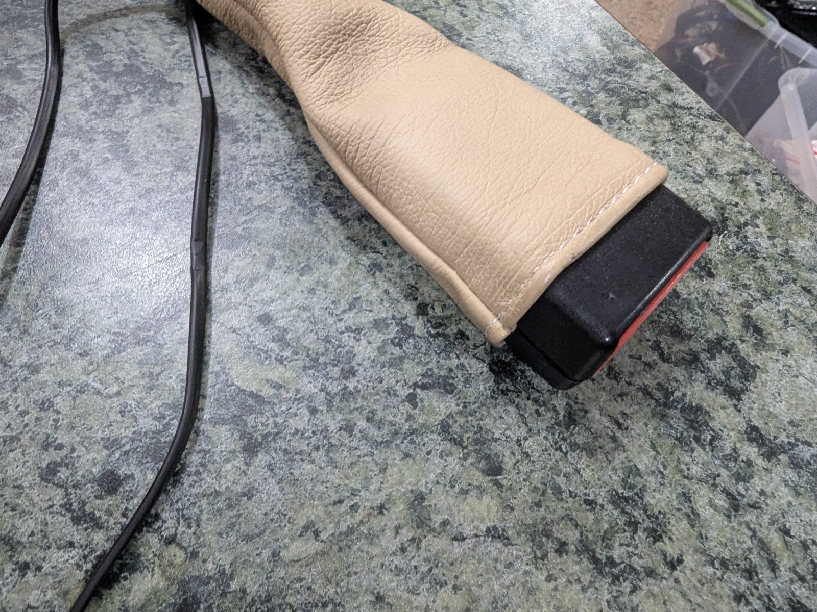 Maserati GranTurismo 2008-2019 Front Right Lower Seat belt buckle Beige
