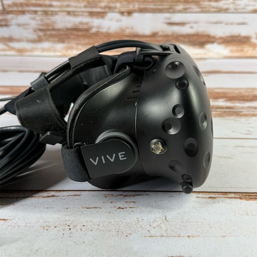 HTC Vive Virtual Reality Headset Black with Cables USB 2.0 - Picture 4 of 7