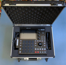 Akai Mpc One With Analog Hard Case And Sanddisk Extreme Pro Sd 64gb Card