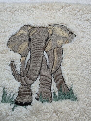 VTG MILLENNIUM BY 1888 MILLSE CREAM EMBROIDERED ELEPHANT BATH TOWEL SAFATI - Picture 3 of 8