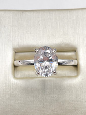 STERLING SILVER 925 OVAL WHITE GEMSTONE 2mm BAND SIZE 11.5 RING 3.6g