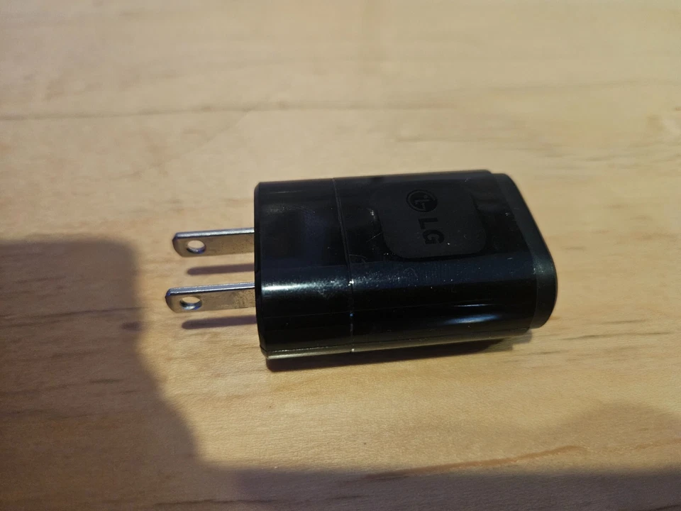 LG Travel USB Home Wall Charger Head Adapter MCS-02WR Single 5V/0.85A Black - Image 4 of 4