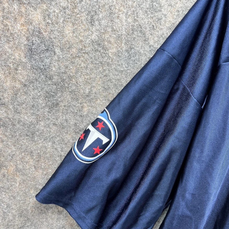 Camiseta de los Tennessee Titans para hombre XL Chris Johnson 28 azul marino camisa ropa de equipo NFL Foto 4 de 4