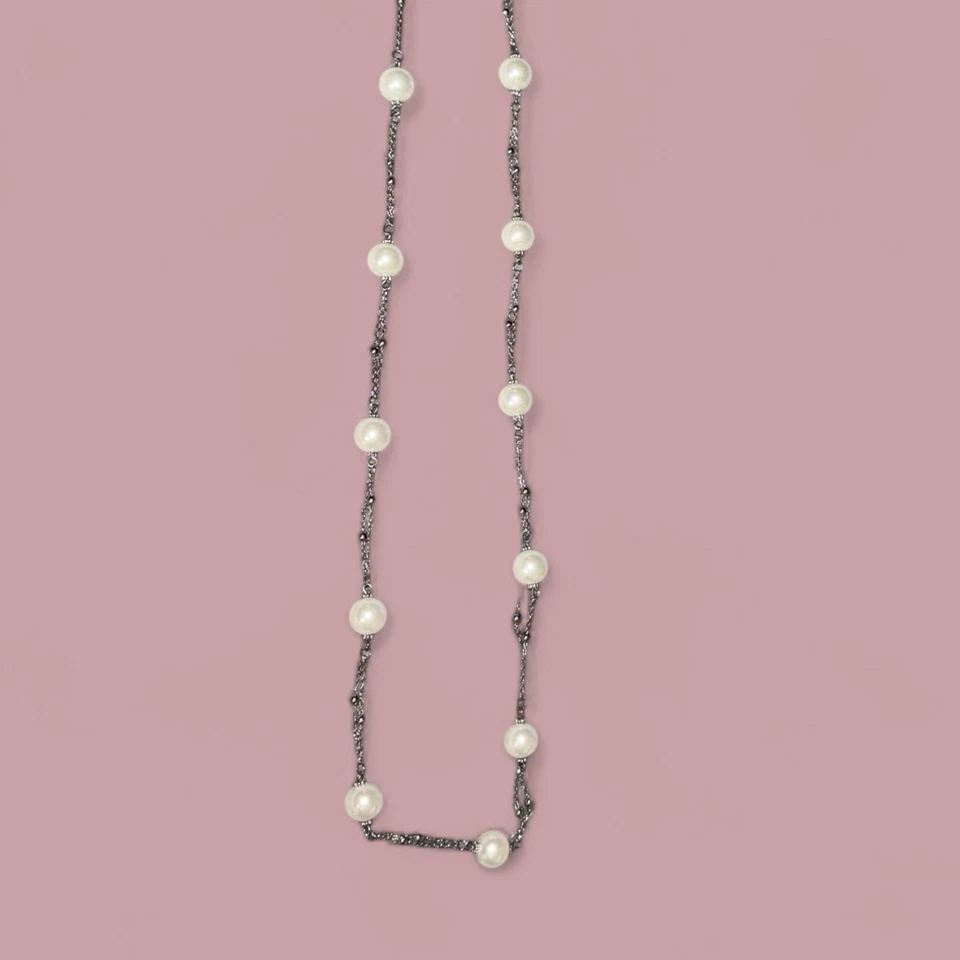 Ожерелье с двойной цепочкой из искусственного жемчуга серебристого цвета - 36 дюймов - Изображение 4 из 4