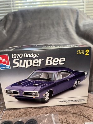 1970 Dodge Super B By Amt 125 Scale Model Car Kit