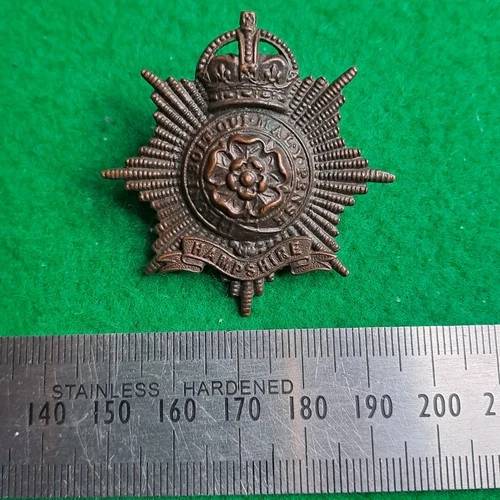 WW1 The Hampshire Regiment Officer's Bronze Cap Badge - Lugs