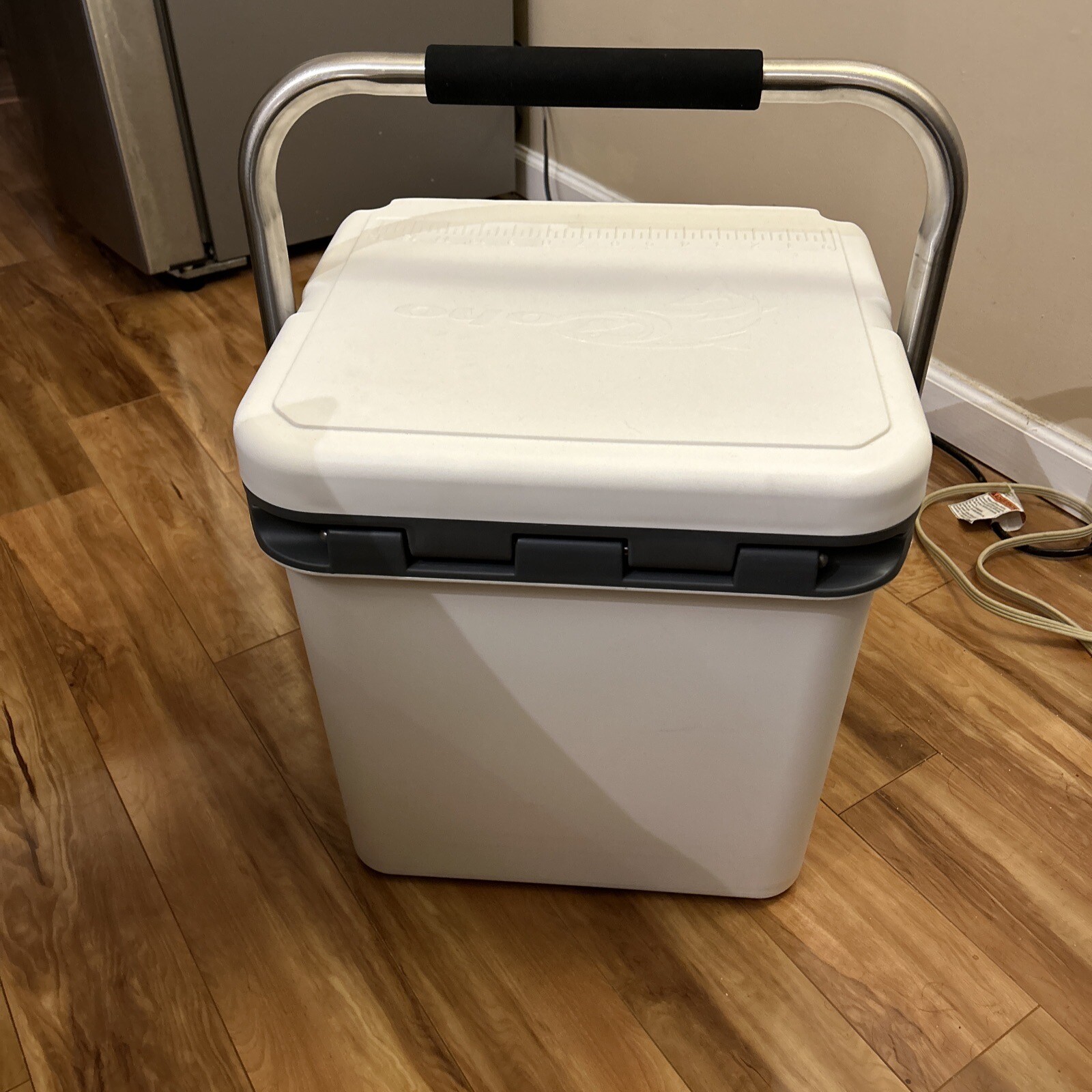 Coho 24 Quart Injection Molded Cooler eBay
