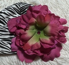 Jamie Rae Baby Girl Beenie Hat Black and White With Pink Flower up to 18mths