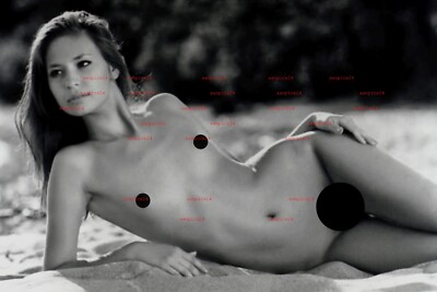 PHOTO - 1/2 - BEAUTIFUL HOUSEWIFE IN POSE - #273
