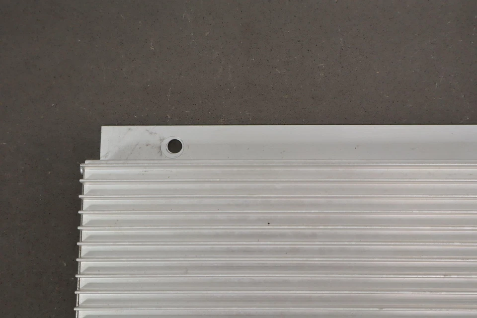 1997-1999 Plymouth Chrysler Prowler OEM Infinity радио усилитель - Изображение 2 из 4