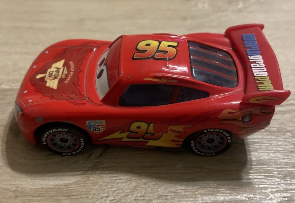 Disney Pixar Mattel Cars Piston Cup Lightning McQueen Diecast Car | eBay