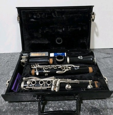 Holton Clarinet w/ Carrying Case 