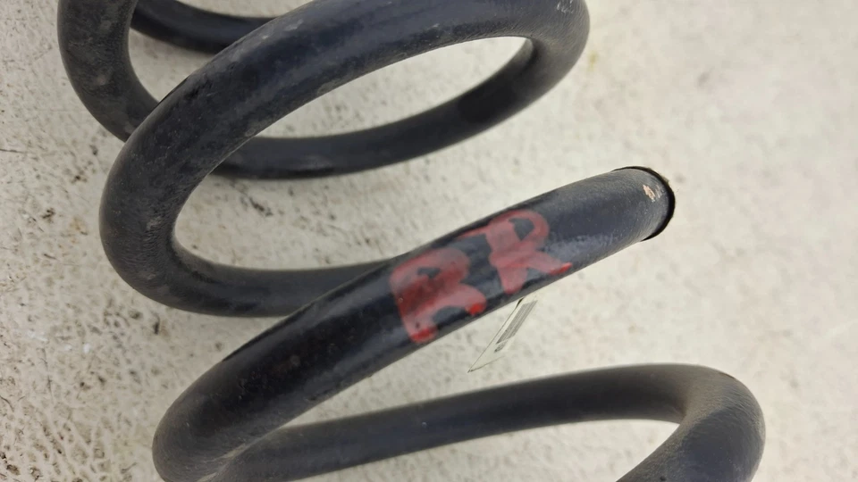 2013-2022 BUICK ENCORE REAR LEFT OR RIGHT COIL SPRING OEM - Image 2 of 4