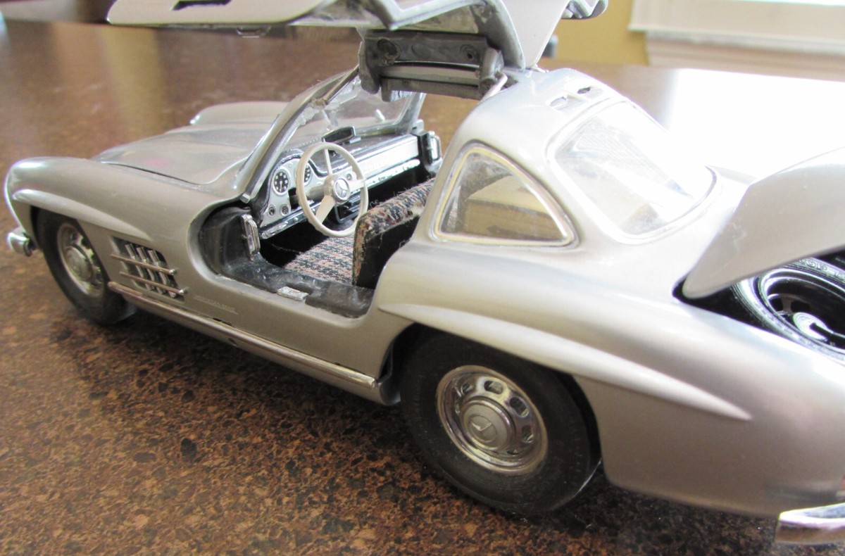 1987 Franklin Mint 1:24 scale Diecast 1954 Mercedes-Benz 1987 Franklin Mint 1:24 scale Diecast 1954 Mercedes-Benz