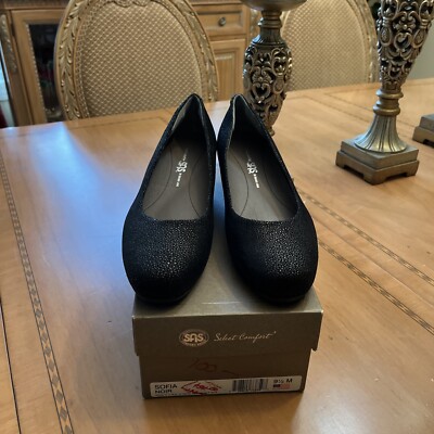 SAS Brand New Beautiful Regina W size 9 1/2  M Sofia Noir shoe With 1 1/2 Wedge