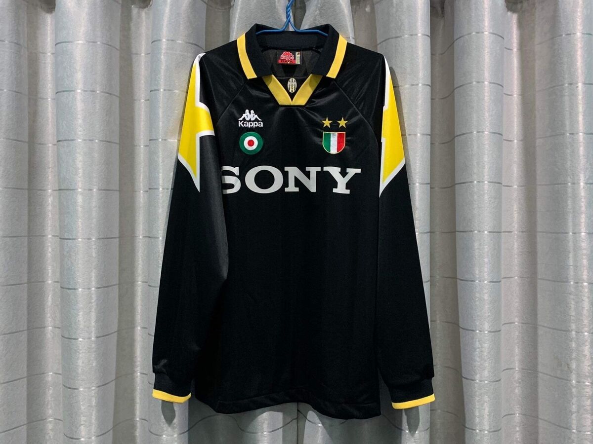Juventus 1995-1996 Third Kit Long Sleeve Sz L Football Juventus 1995-1996 Third Kit Long Sleeve Sz L Football
