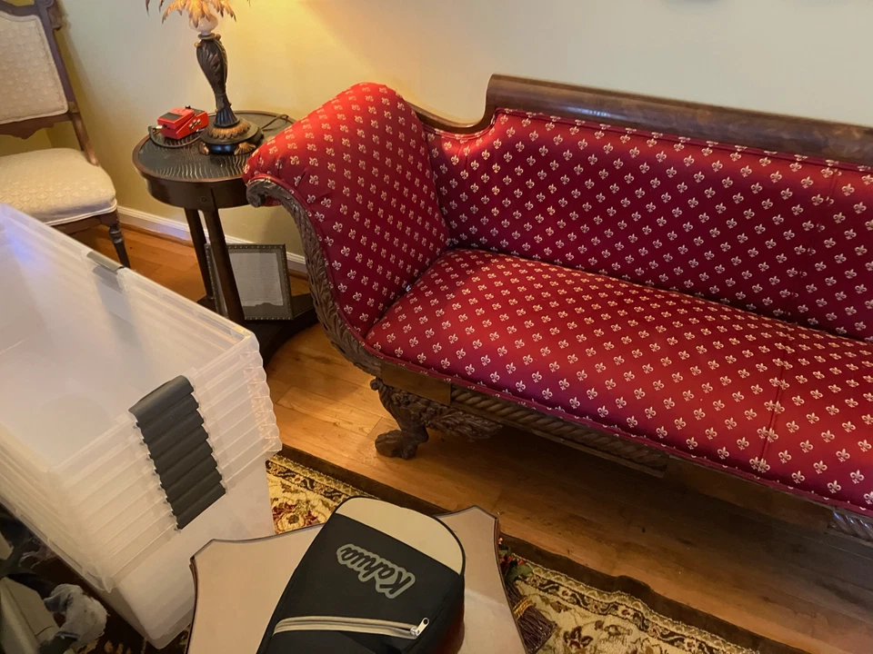 Antiguo sofá de caoba tallada, período federal, ca 1810-30 Foto 2 de 4