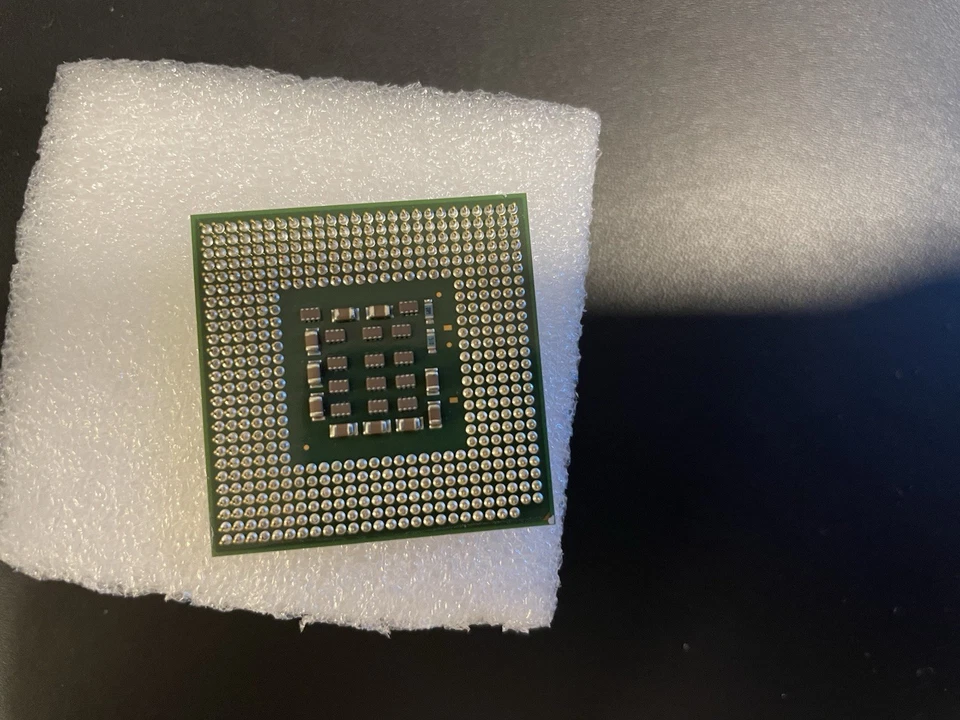 Intel Celeron 2.66GHZ/256/533 Socket 478 - Immagine 3 di 4