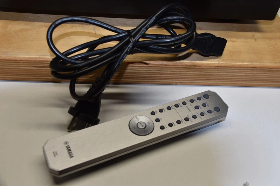 Yamaha A-S700 Natural Sound Stereo Amplifier/Verstärker in schwarz mit FB - Bild 4 von 4