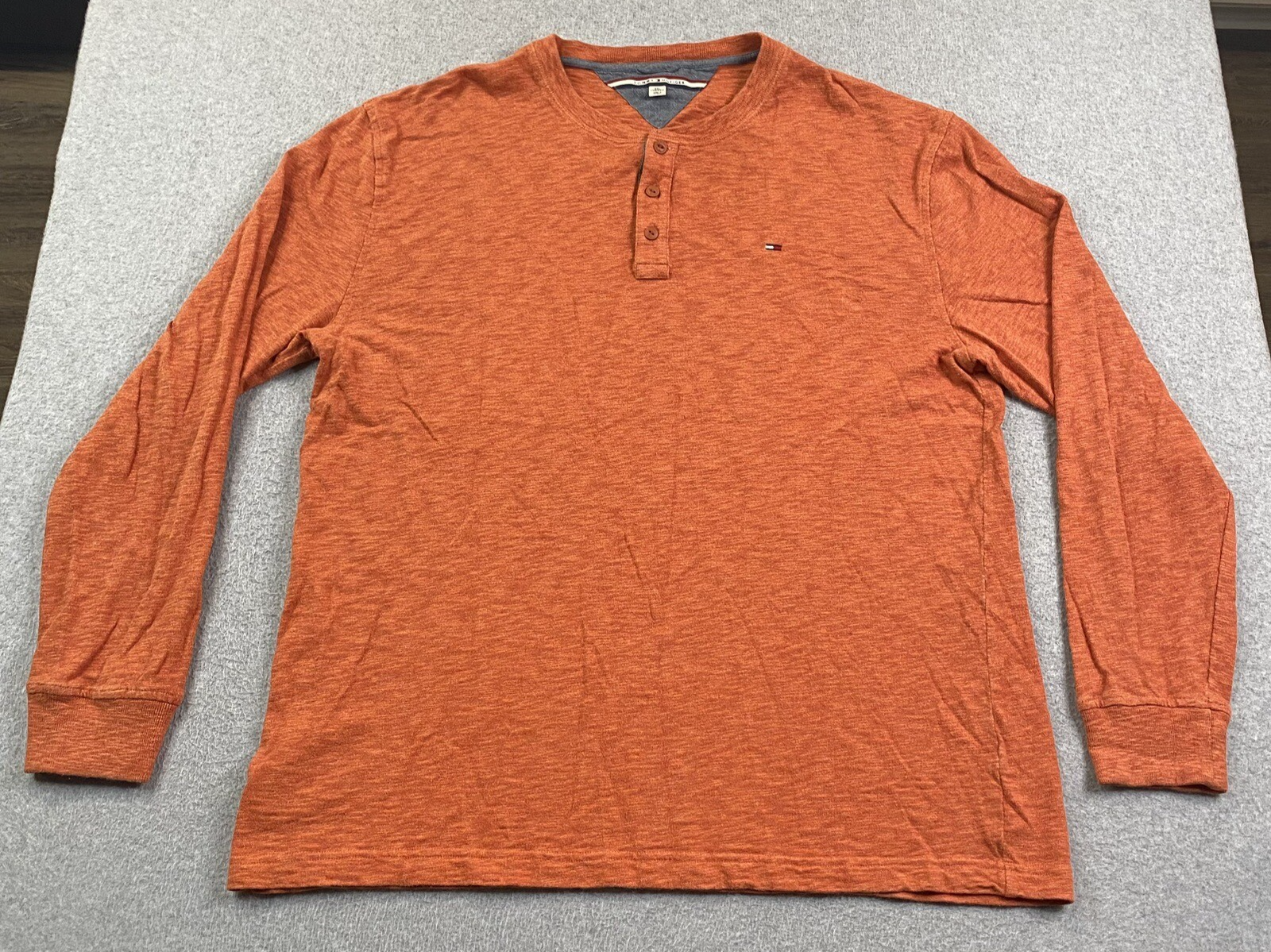 Tommy Hilfiger Men's 2XL Long Sleeve Henley Shirt in Heathered Orange Preppy Dad Style