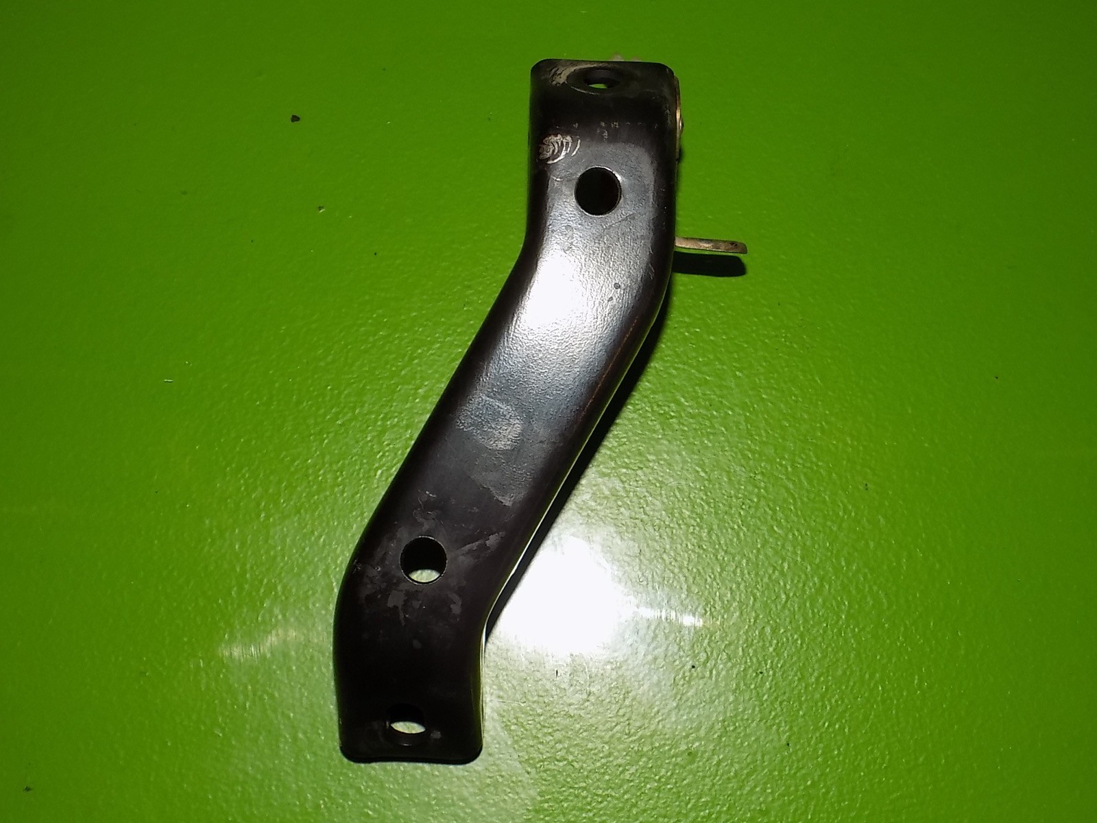 96 97 98 99 00 Civic OEM D16Y7 intake manifold support mount bracket