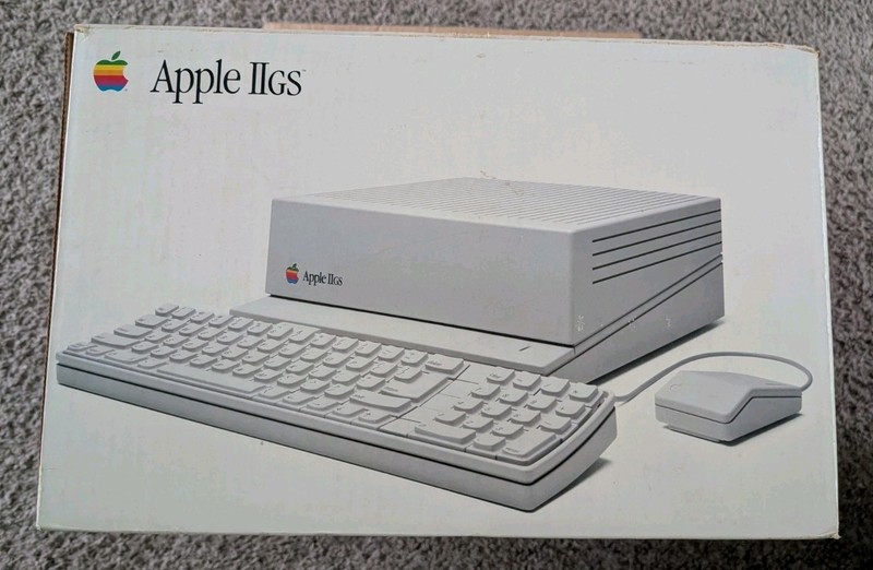 Working Apple IIGS Computer, Keyboard & Mouse CIB (260148)