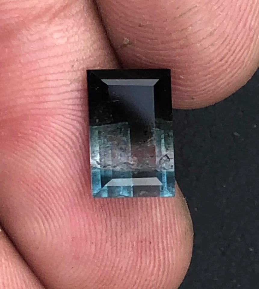 2.60 ct Dim10*6.5*4*mm top quality natural bi color tourmaline loose gemstone - Image 2 of 4