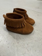 MINNETONKA MOCCASINS  TODDLER SIZE 2  BROWN SUEDE  FRINGED  NEW W/O BOX