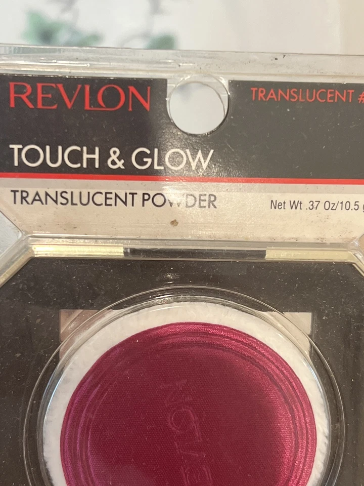 REVLON TOUCH & GLOW TRANSLUCENT POWDER #1 SEALED - Image 2 of 4