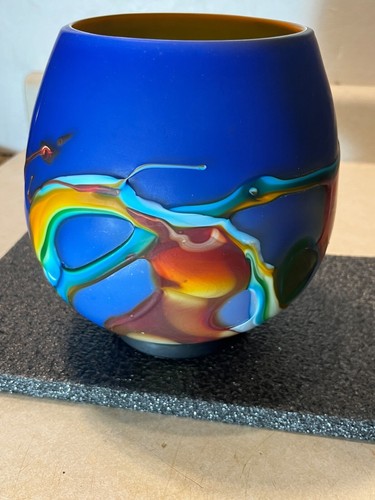 Vintage Azerbaijan Glassware Art Vase Cobalt Blue 7" tall 7" across - Picture 13 of 13