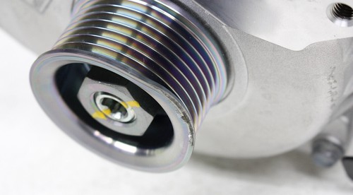 OEM Alternator For Hyundai Sonata Hybrid 37390-2E930 Pulley Dent - Picture 2 of 7