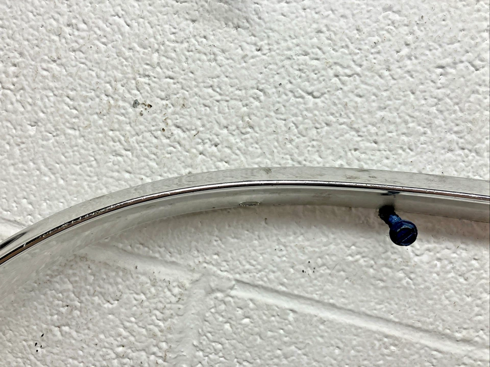 Novo OEM GM LH roda dianteira acabamento de poço 3970593 1970-72 Chevrolet Monte Carlo (SR49) - Imagem 3 de 4