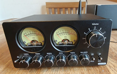 Douk Audio EQ5 PRO 5-Band Equalizer mit BT Receiver Stereo Vorverstärker mit VU Meter