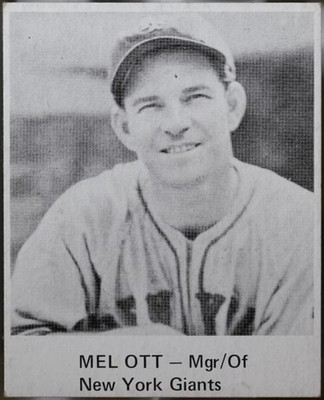 1976 HRT / RES 1942 Playball #28 Mel Ott Baseball NM
