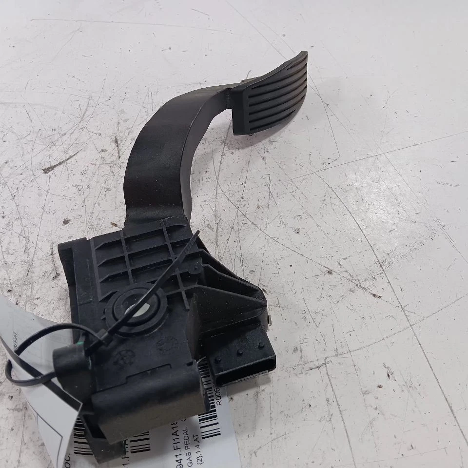 Fiat 500 Gas Pedal 2018 - Image 2 of 4