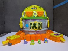 Trash Pack Scum Drum Set w/ 4 Exclusive Figures, Catapults, 4 Orange Trash Cans