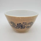 Vintage PYREX “Homestead” 401 Mixing Bowl Beige/Blue 1-1/2 Pint 750ml