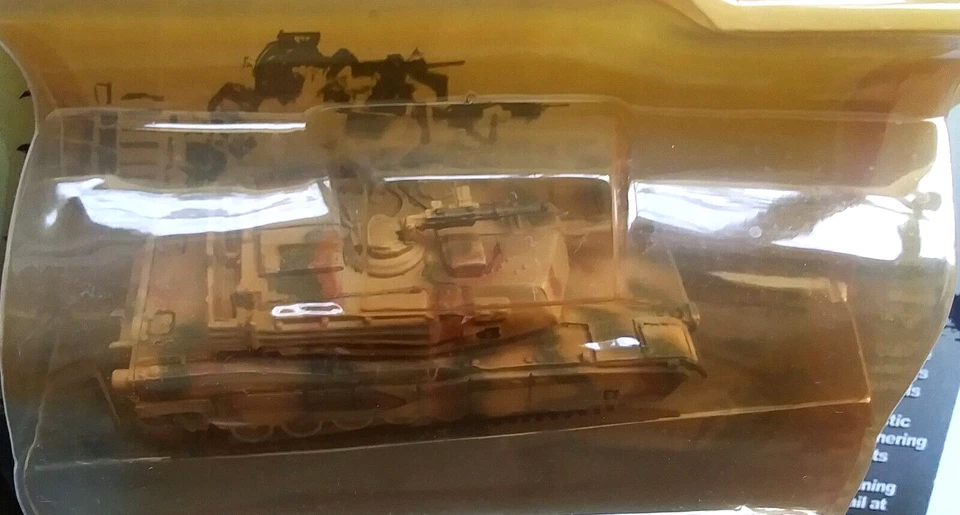 Tanque de batalla principal Cando Five Star M1A1HA Abrams escala 1:144 RARO todavía nuevo en caja Foto 2 de 3