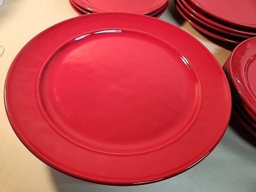 Set of 15 Pottery Barn Cambria Red Dinner Plates Portugal - Picture 4 of 18