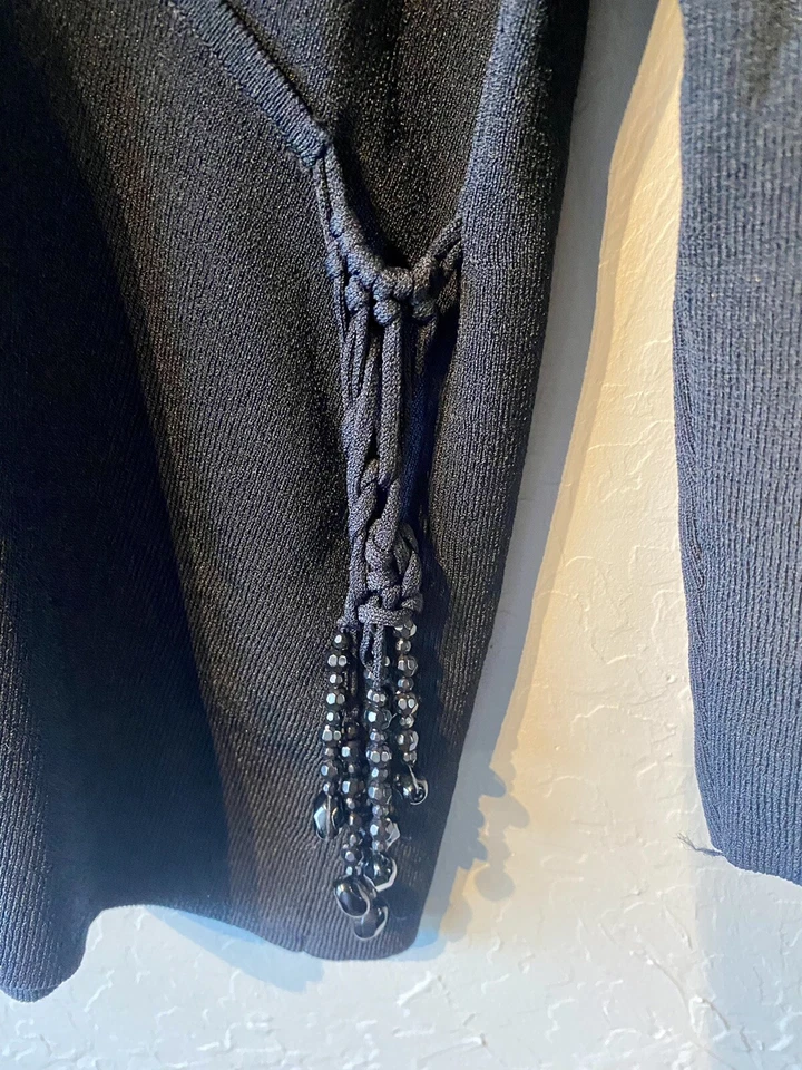 Suéter Camisa Grande Coldwater Creek Negro Borla Cuentas Imitación Envoltura Top Foto 2 de 4