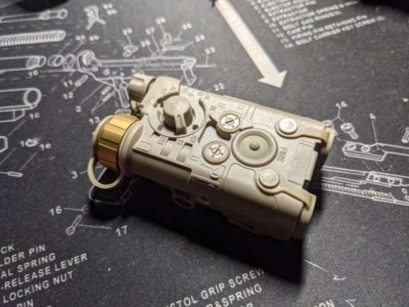 FMA PEQ-NGAL Laser Tactique Rouge/IR + Lampe Torche Pour Airsoft – TB1398