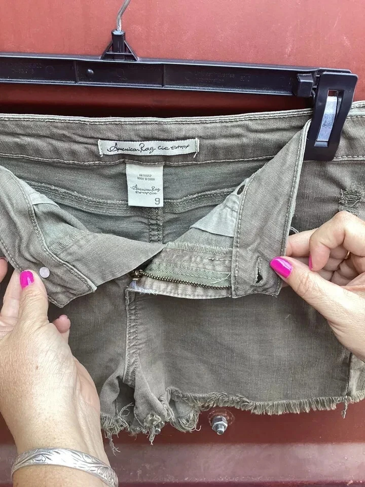 Pantalones Cortos American Rag Cie Juniors Talla 9 Denim Lavado Medio Foto 3 de 3