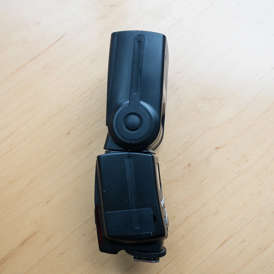 Yongnuo Speedlite YN560-III Digital Camera Flash Speed Light For Parts Only - Image 4 of 4