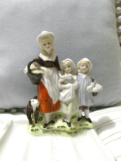 YARDLEY SOAP STAND VINTAGE.