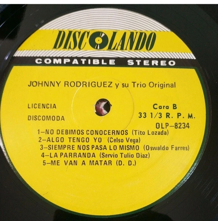 Johnny Rodriguez Y Su Trio Original DISCOLANDO 8234 VG+/VG #1732 - Image 4 of 4