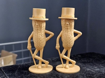 1960 s Planter s Peanuts Mr. Peanut Salt & Pepper Shakers Beige Plastic USA