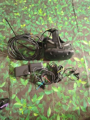 HTC Vive Headset Model OPJT100 Black , 3 In 1 Cable ,  Link Box And Ear Buds.