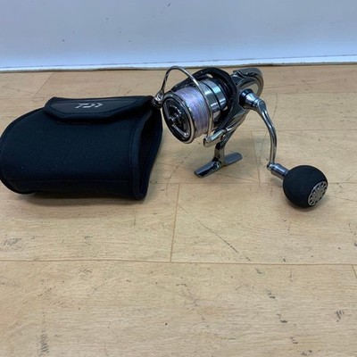DAIWA 18 Exist 4000-C Spinnrolle Top Zustand Angelausrüstung